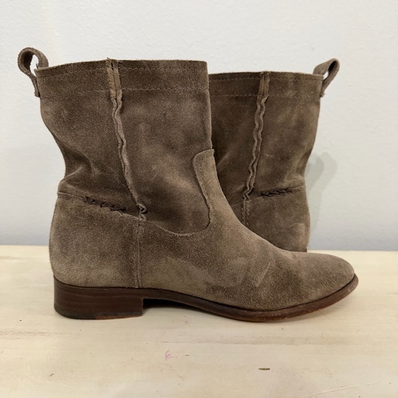 Frye Taupe Suede Cara Ankle Booties Size7.5 - Picture 2 of 9